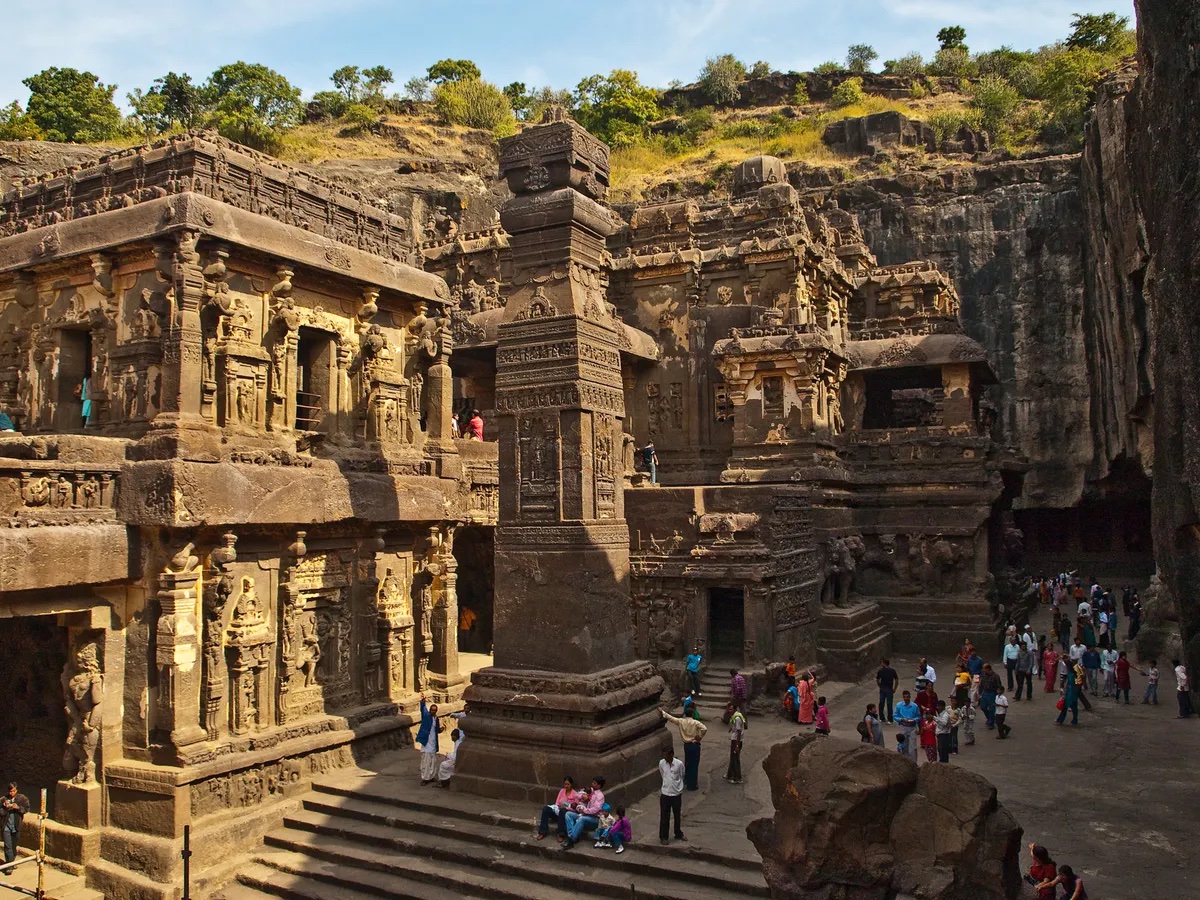 Kailasa_temple_5.jpg