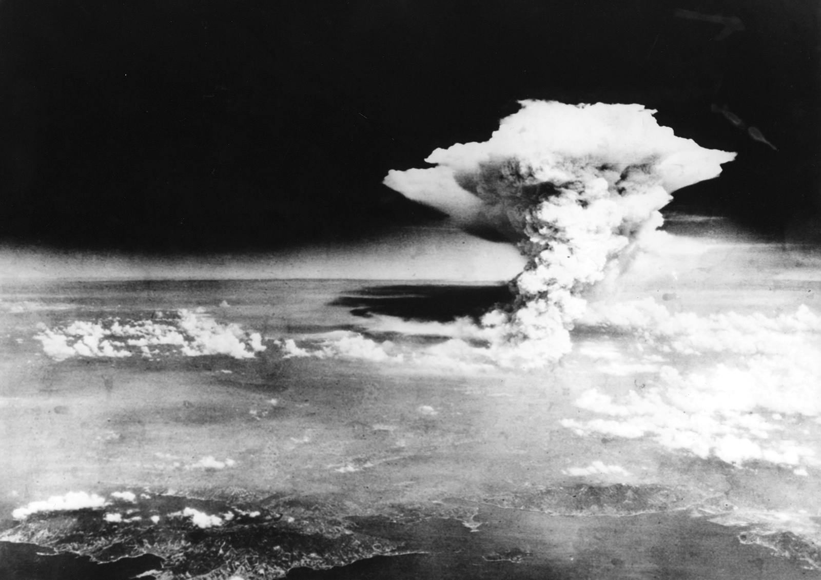 hiroshima-smoke-cloud.jpg